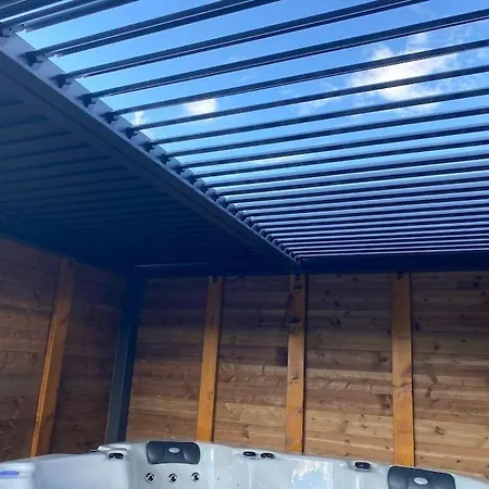 Le Du Bonheur Avec Jacuzzi Privatif Nyaraló *