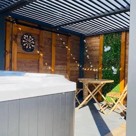 Holiday home Le Du Bonheur Avec Jacuzzi Privatif Urimenil