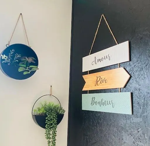 Semesterbostad Le Du Bonheur Avec Jacuzzi Privatif *