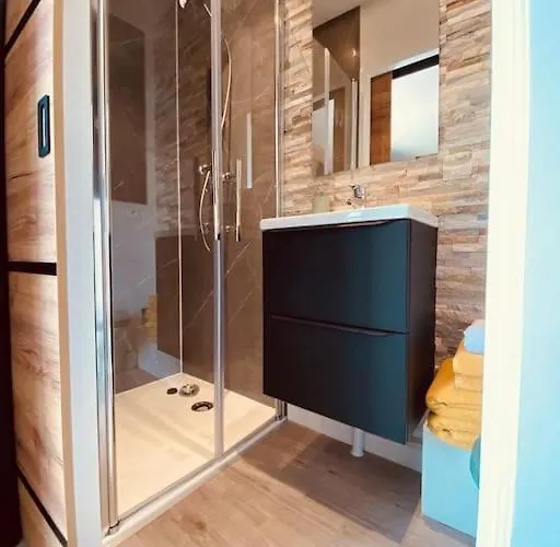 Semesterbostad Le Du Bonheur Avec Jacuzzi Privatif *