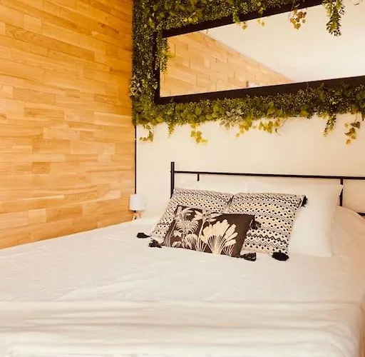 Semesterbostad Le Du Bonheur Avec Jacuzzi Privatif