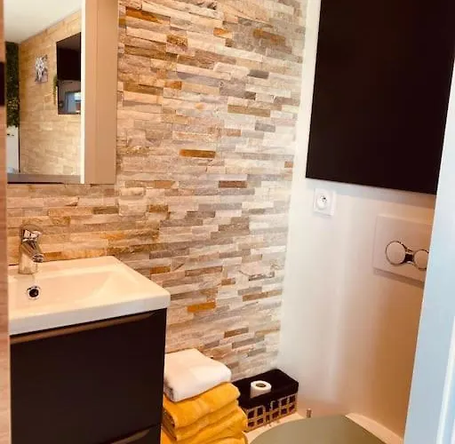 Le Du Bonheur Avec Jacuzzi Privatif Semesterbostad Urimenil