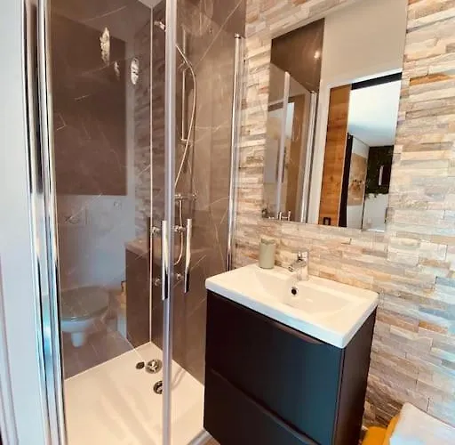 Semesterbostad Le Du Bonheur Avec Jacuzzi Privatif