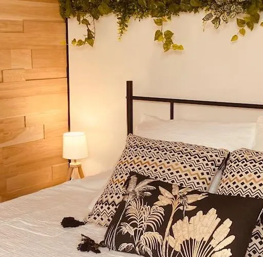 Le Du Bonheur Avec Jacuzzi Privatif Semesterbostad Urimenil